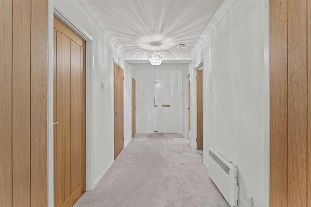 Apartment in Slough - View 4