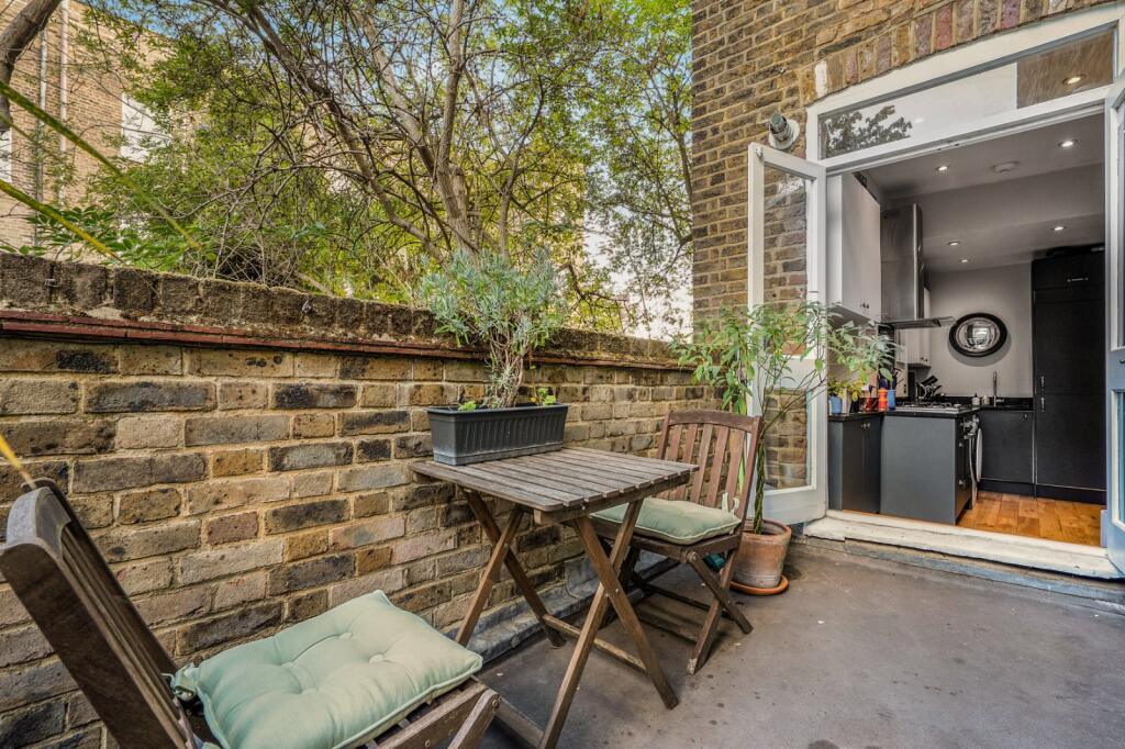 Apartment in London - View 5