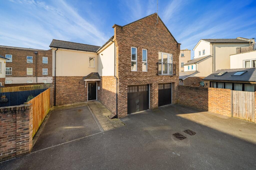 Main image of property: Vaughan Avenue, Greenhithe, Kent, DA9