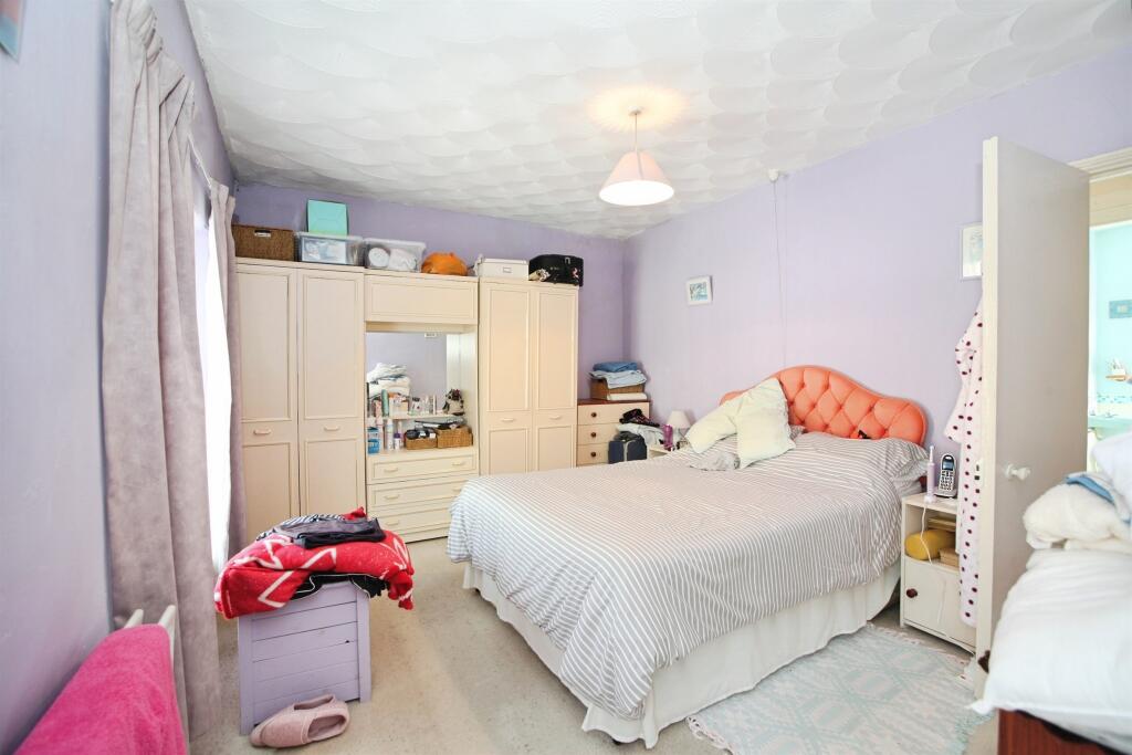 Ffrwd Terrace, Llanbradach, Caerphilly photo 3