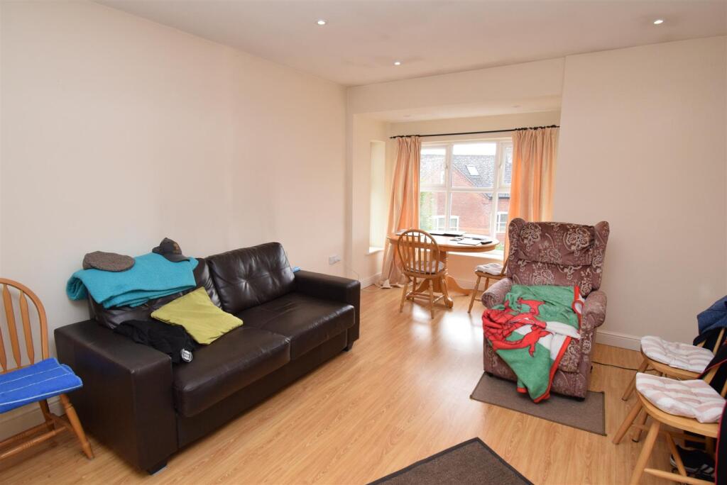 Apartment in Derby - View 5