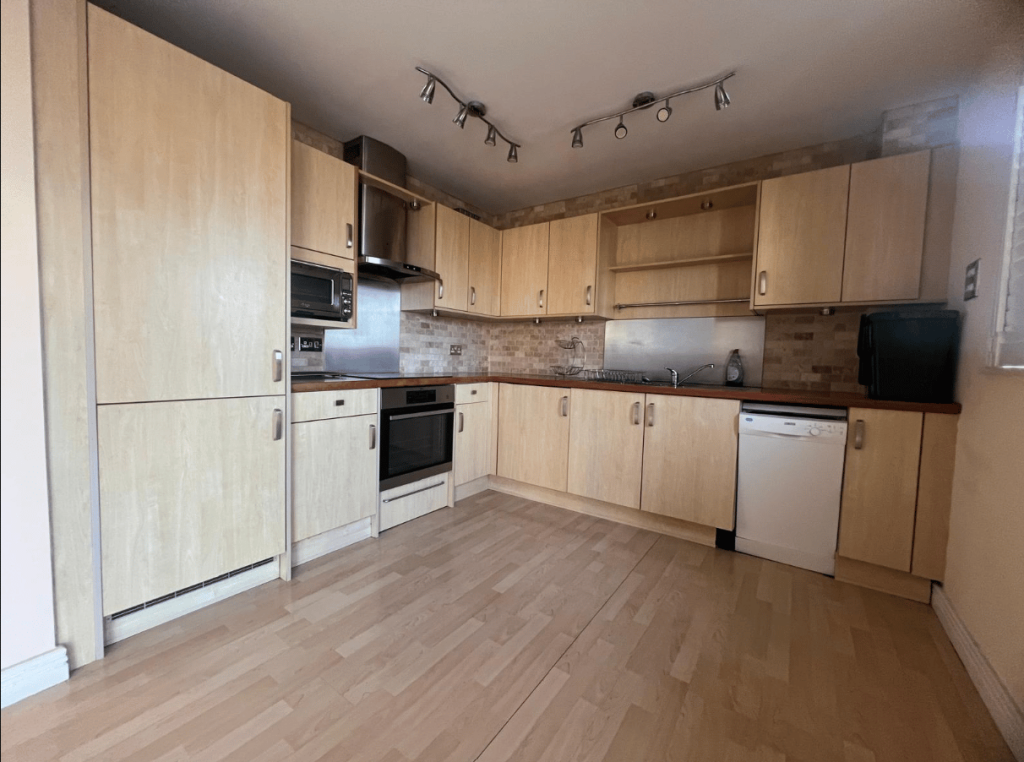 Apartment in Birmingham, West Midlands - View 5