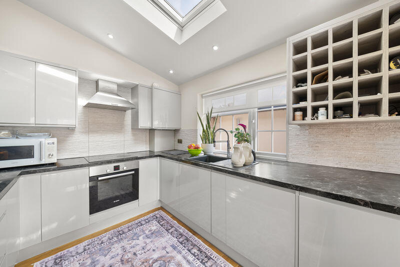Apartment in London - View 2