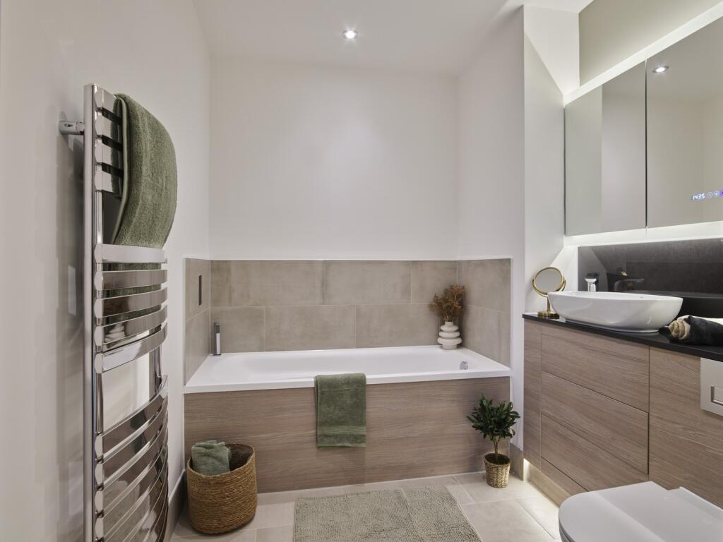 Apartment in Brentwood, Essex - View 3