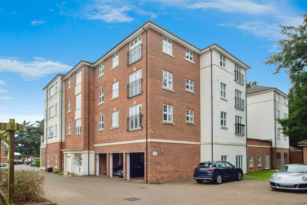 Main image of property: Colnhurst Road, WATFORD