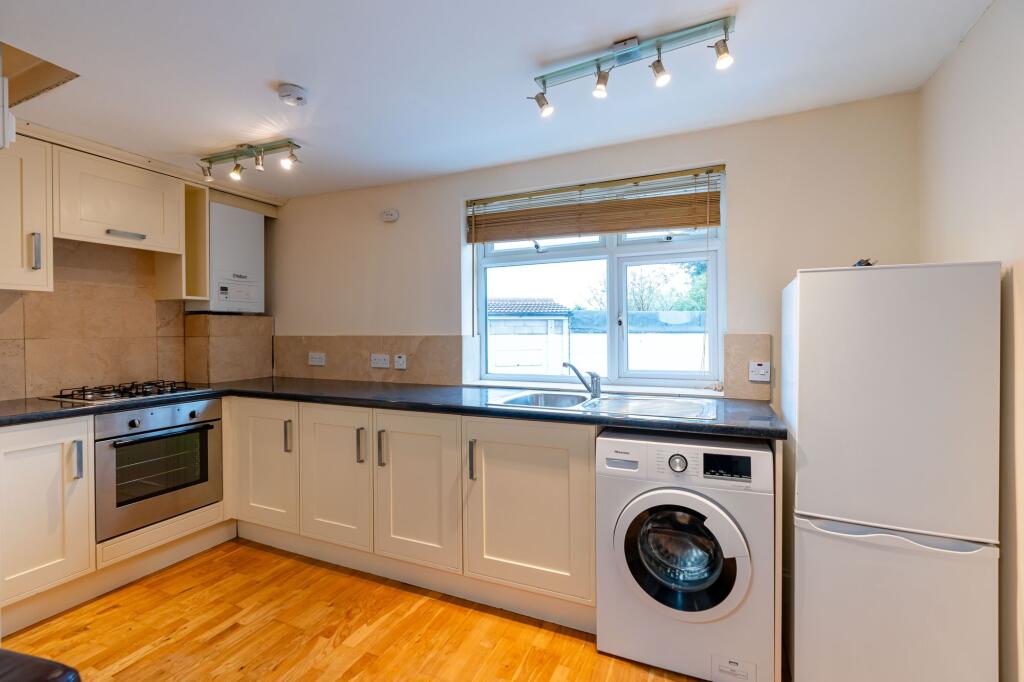 Apartment in Oxford - View 3