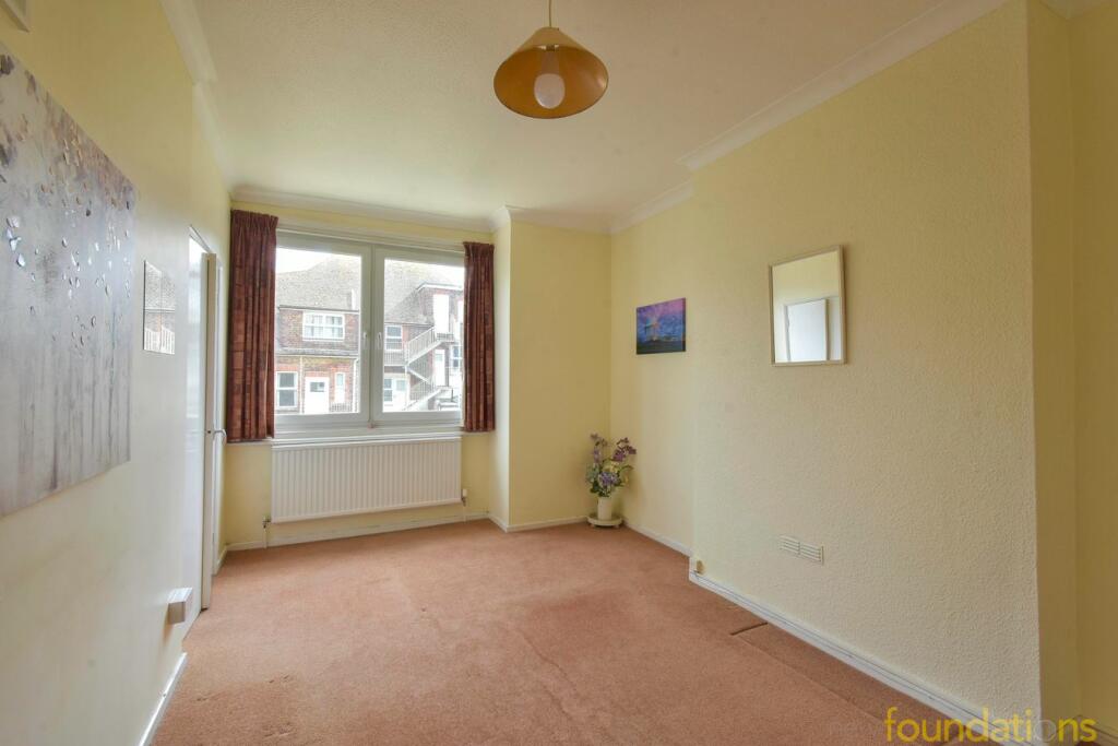 Apartment in Bexhill-on-Sea, Central - View 5