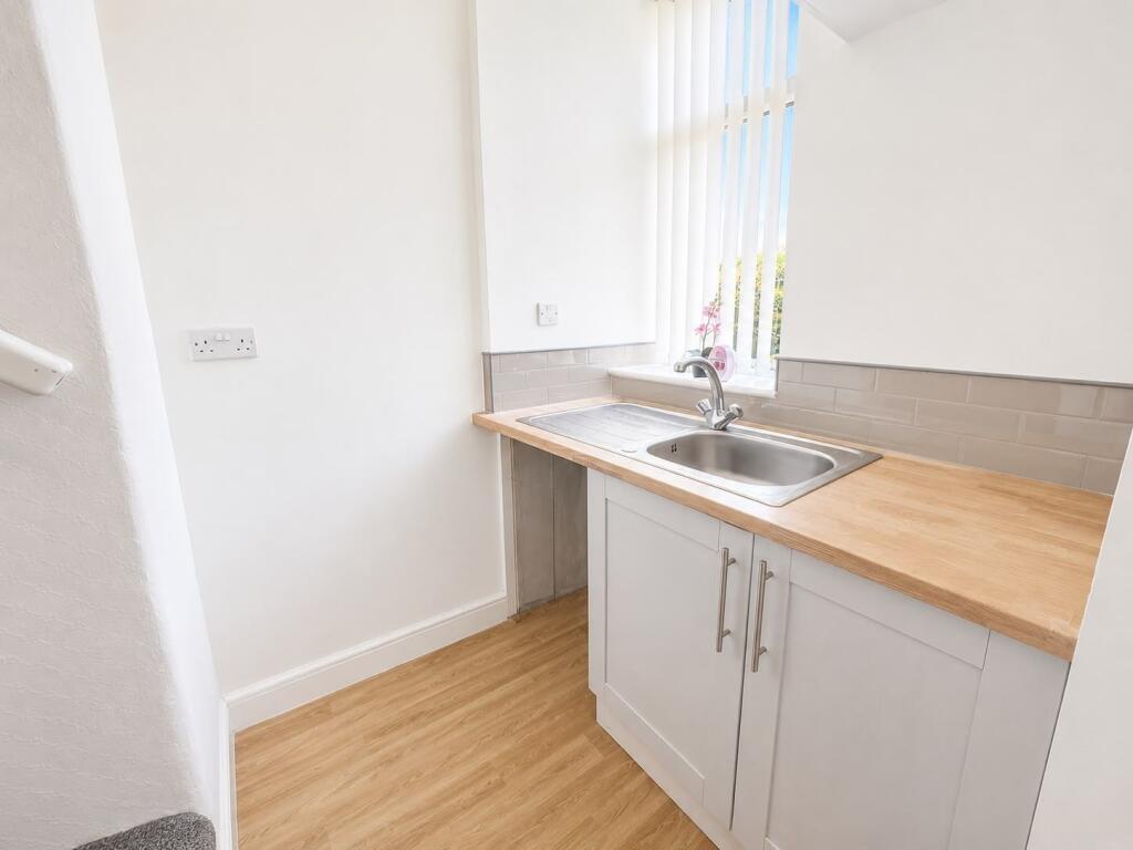 House in Bradford - View 3