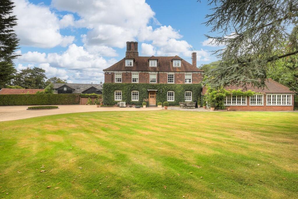 5-bed detached on Ongar Road, Brentwood CM15, £1,875,000