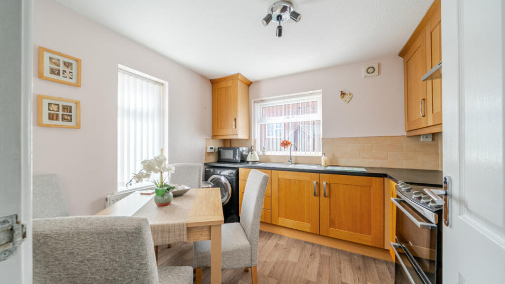 House in Barnsley, South Yorkshire - More