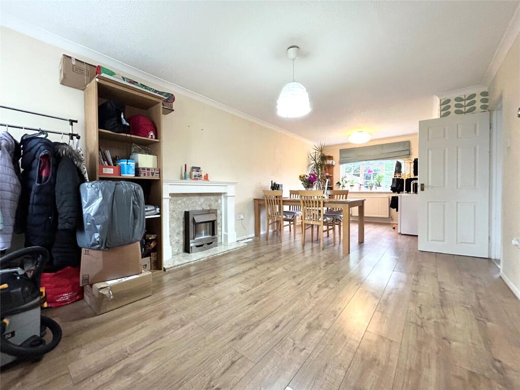 House in Reading, Lower Earley, Earley - View 4