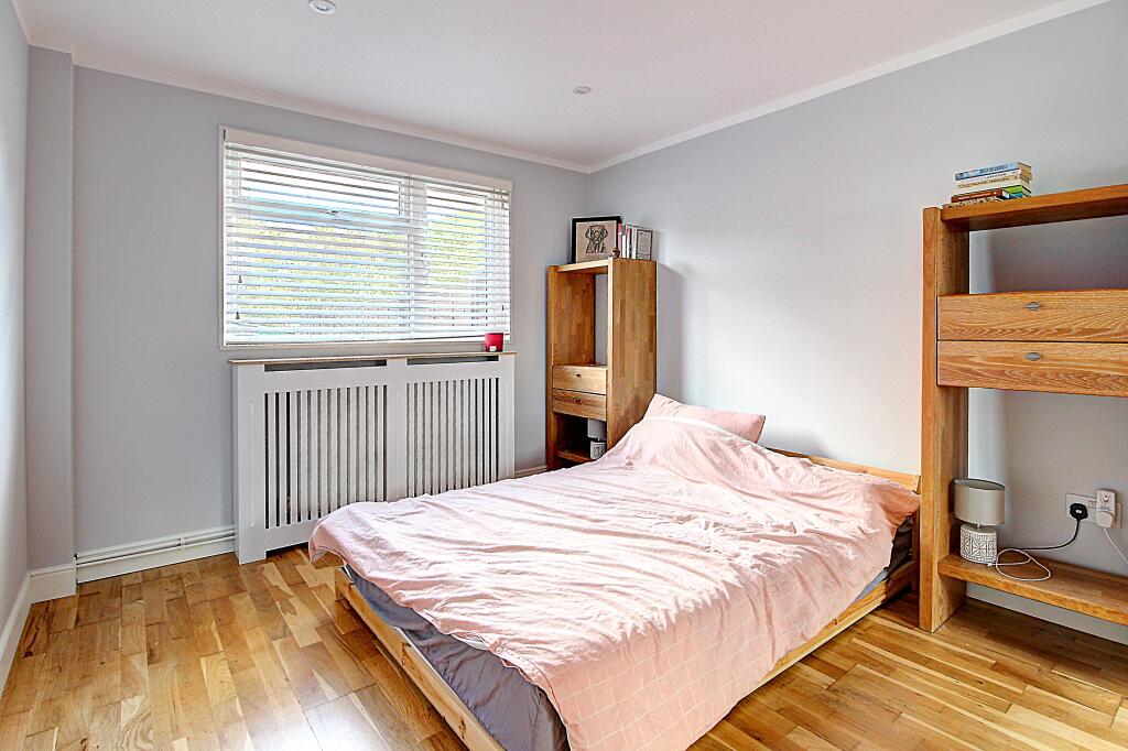 Apartment in Reading - More