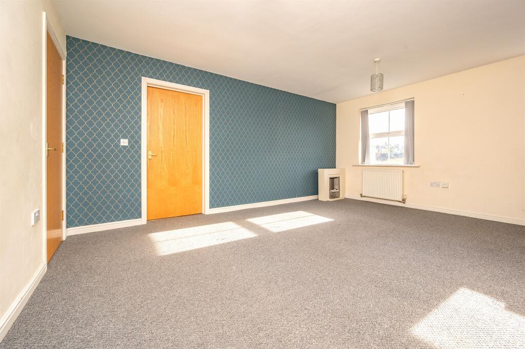 Apartment in Kettering, Leisure Village - View 2
