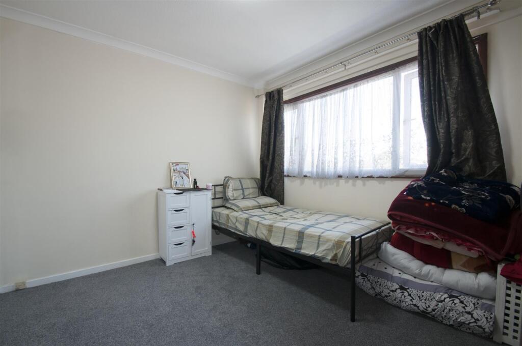 House in Slough - View 5