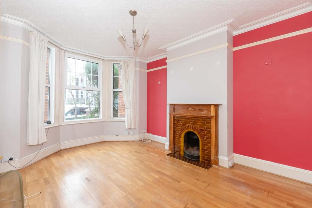 House in Brighton - More