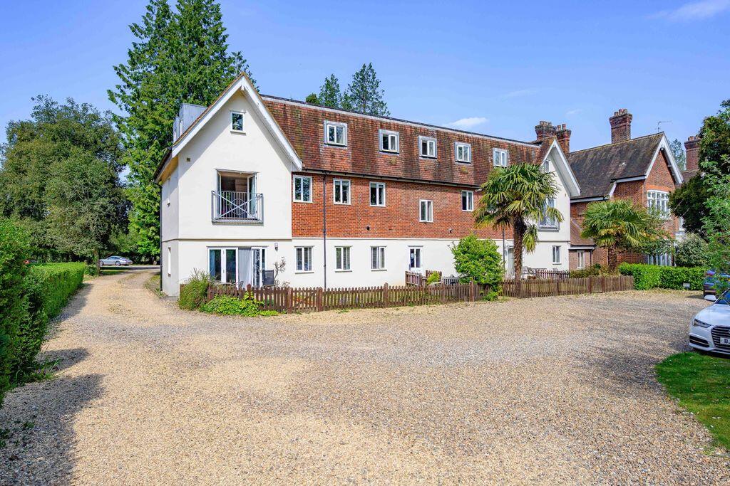Astwick Manor, Coopers Green Lane