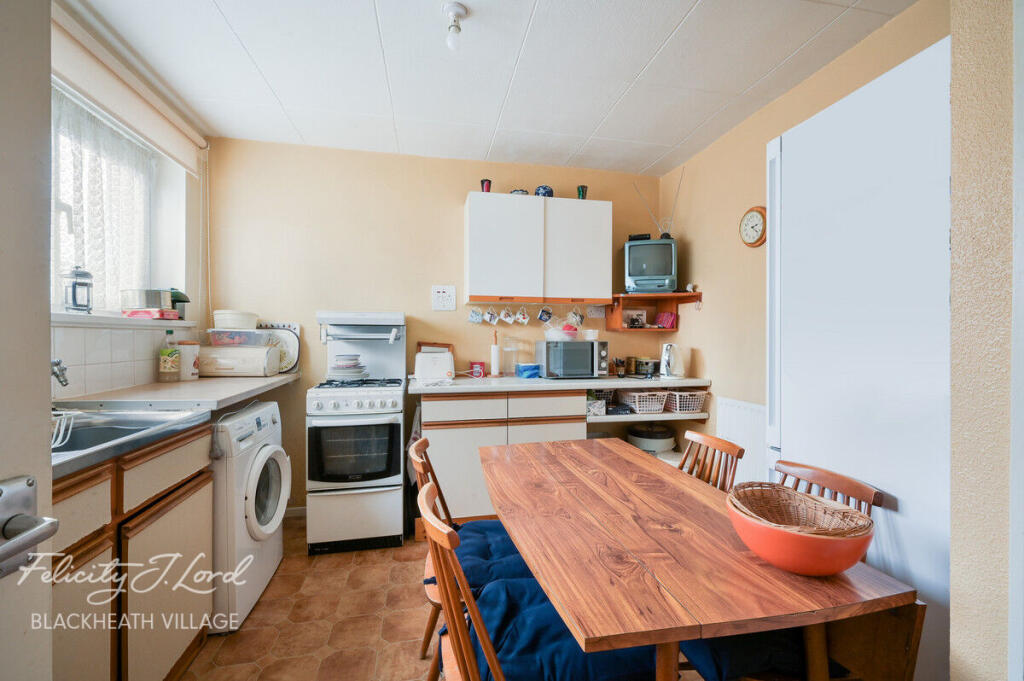 Wricklemarsh Road, London photo 3