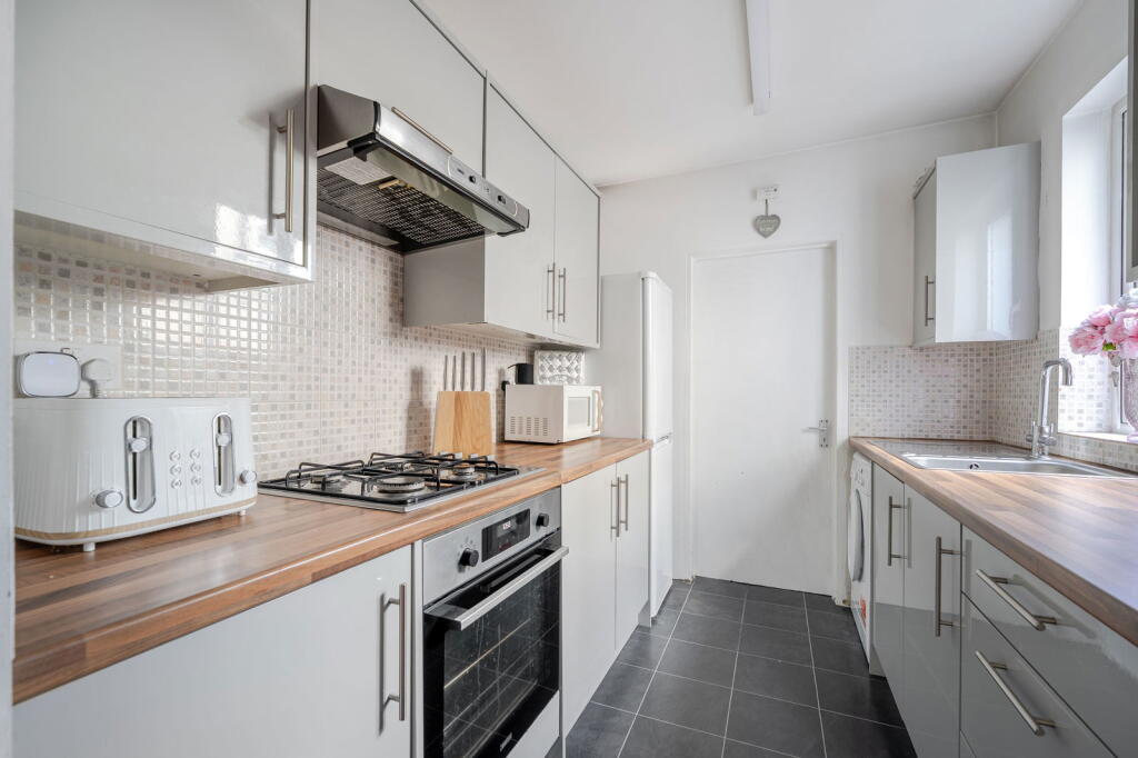 House in Gillingham, Medway - View 3