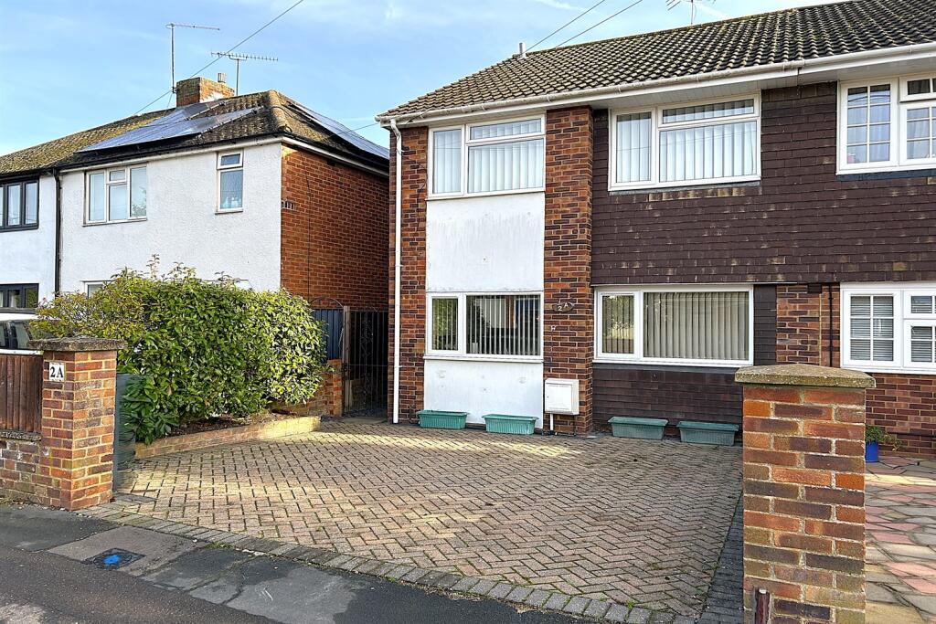 Main image of property: Oak Tree Road, Marlow