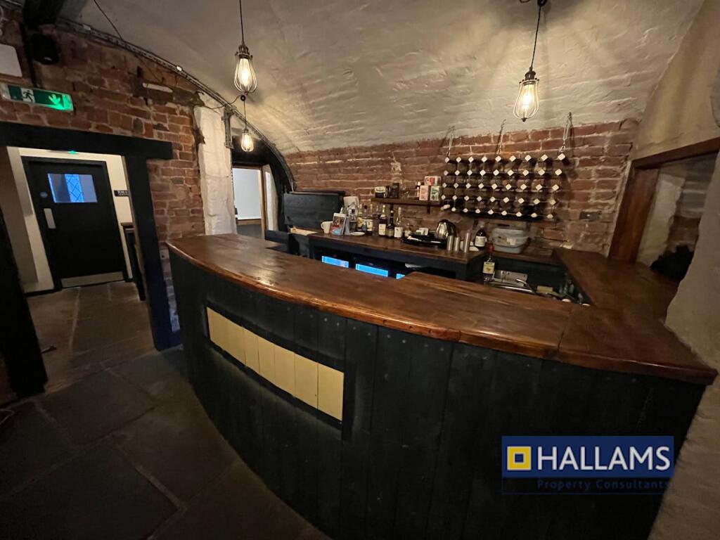 5 Little St - Bar