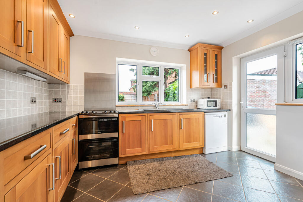 House in Runnymede, Ripley Springs, Egham - View 4