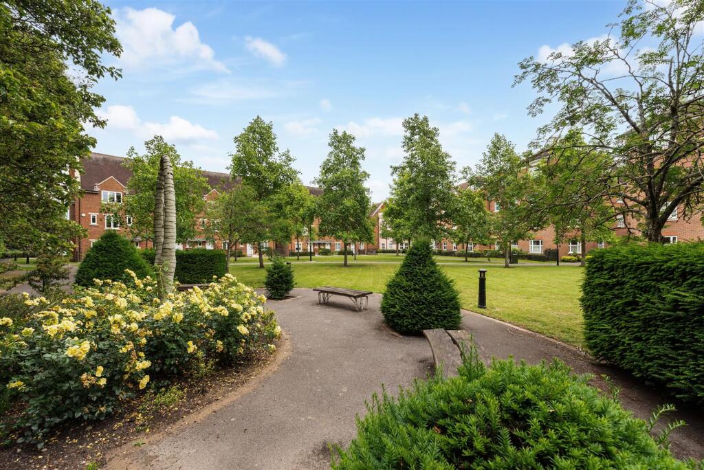 Apartment in Chichester - View 2