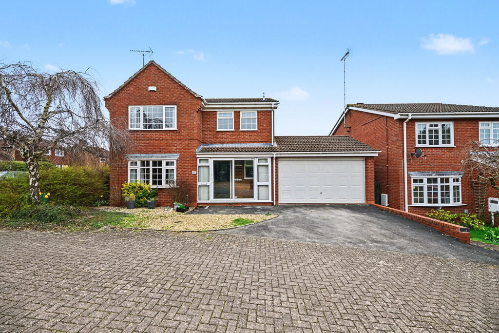 4-bed detached on Campion Way, Rugby, £425,000