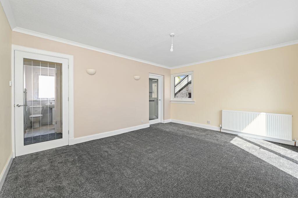 Apartment in Edinburgh, Midlothian - View 4