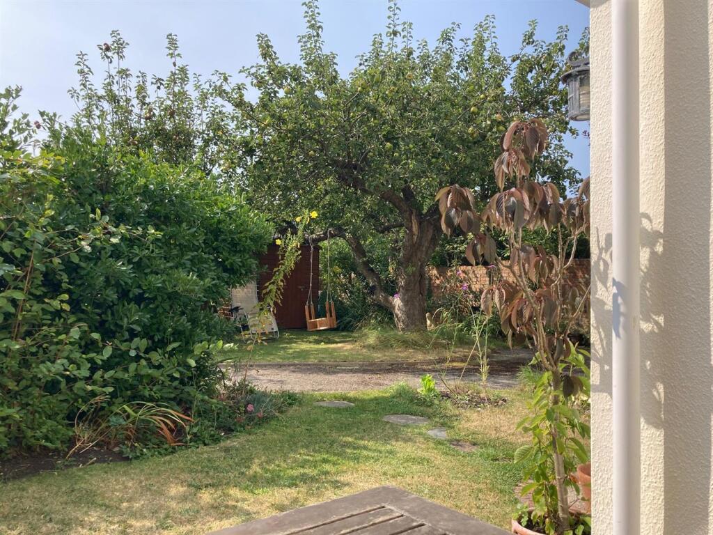 House in Chickerell, Putton - View 4