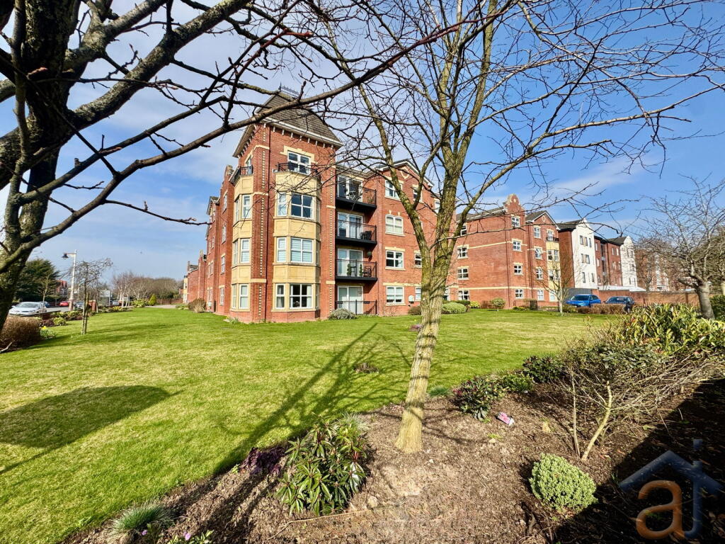 2-bed flat on Regency Court, 29 Park Road West Southport PR9 0JU, £170,000