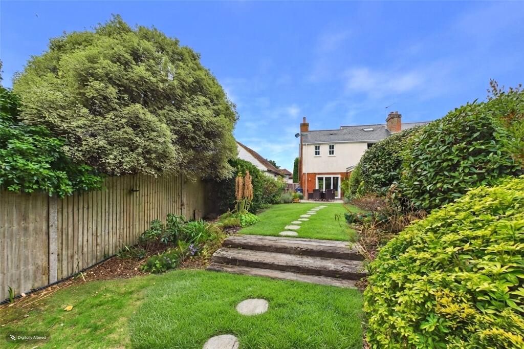 House in Surrey Heath, Windlesham - View 2