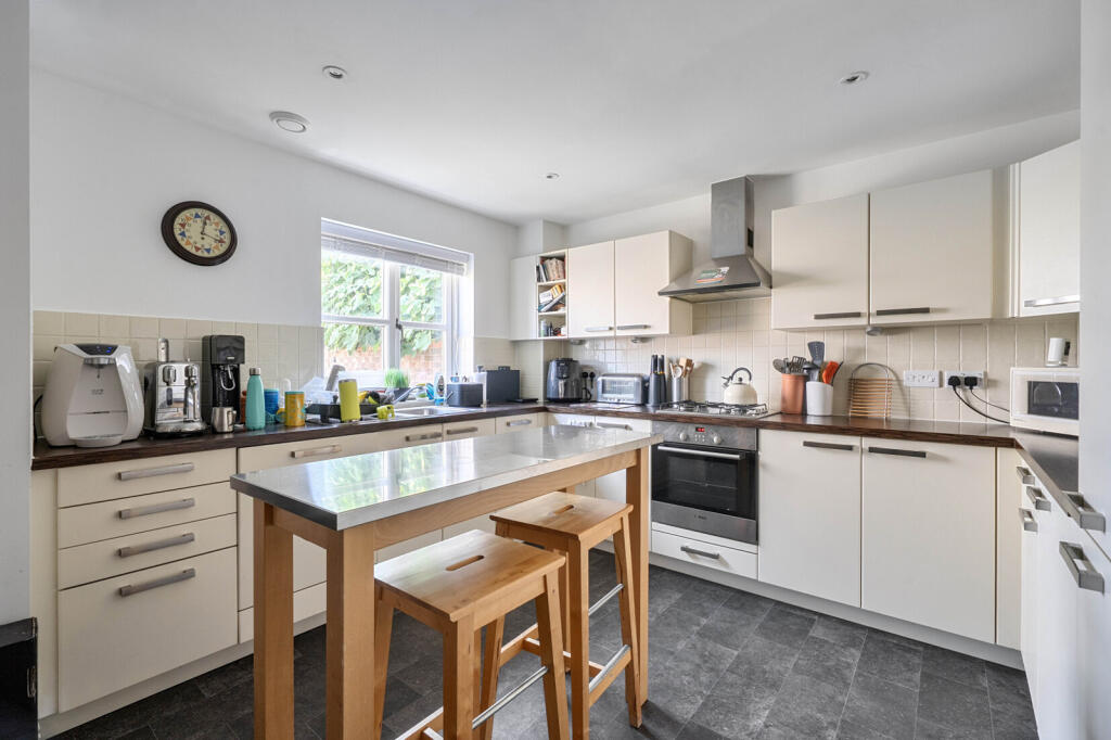 House in Basingstoke and Deane, Rooksdown - View 6