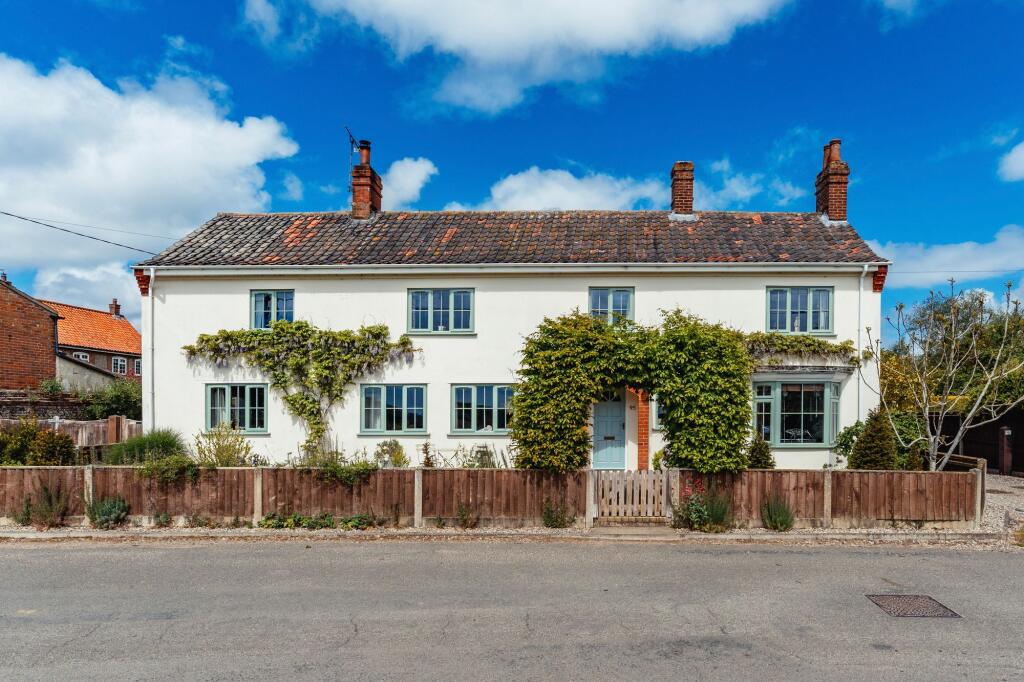 Main image of property: The Street, Hindolveston