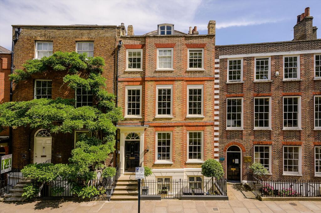 Main image of property: The Green, Richmond TW9
