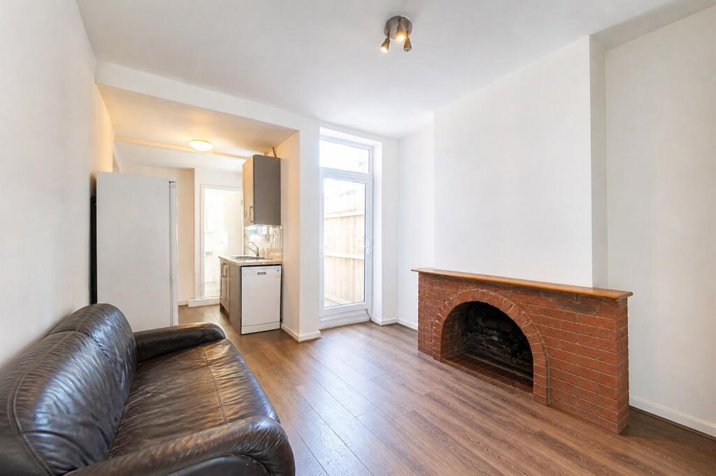 4 bedroom terraced house for rent