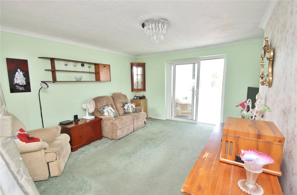 Lake Road, Verwood, Dorset, BH31 photo 3