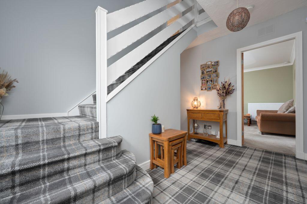53 Mckenzie Crescent, Lochgelly photo 3