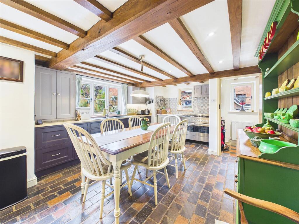 Manor Road, Kings Bromley, Burton-On-Trent photo 4