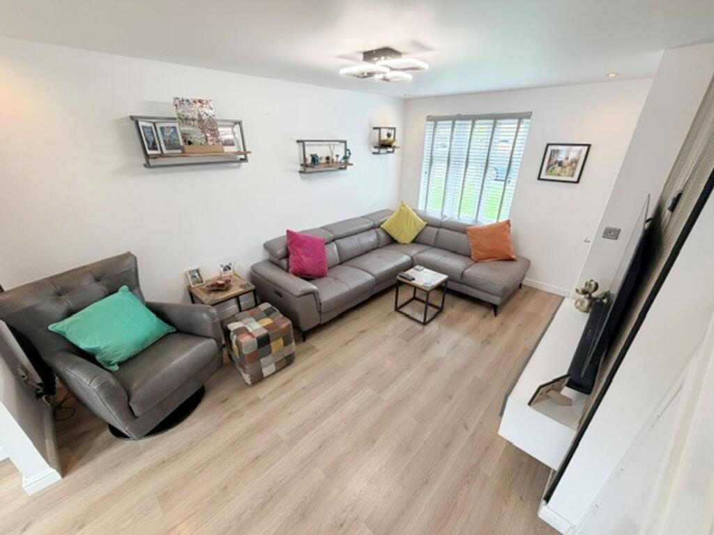 House in Kirkcaldy - More