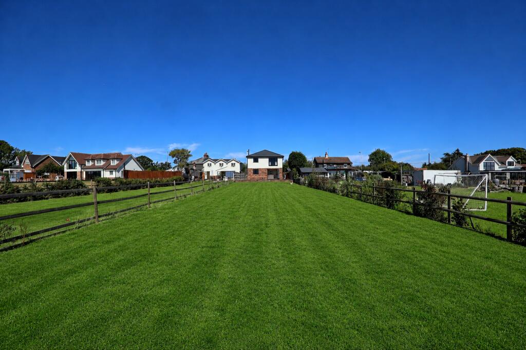 House in Southend-on-Sea - View 2