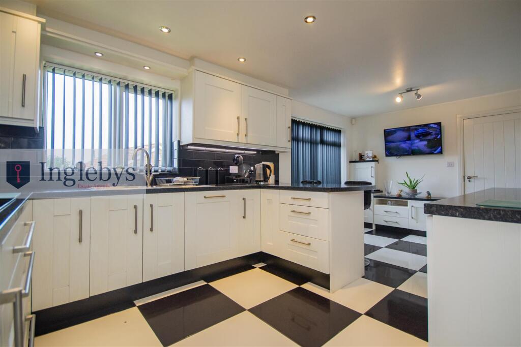 House in Stockton-on-Tees, Ellerby - More