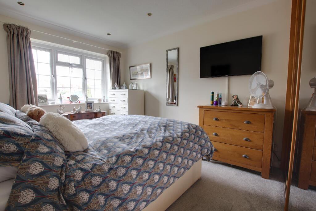House in Portsmouth - More