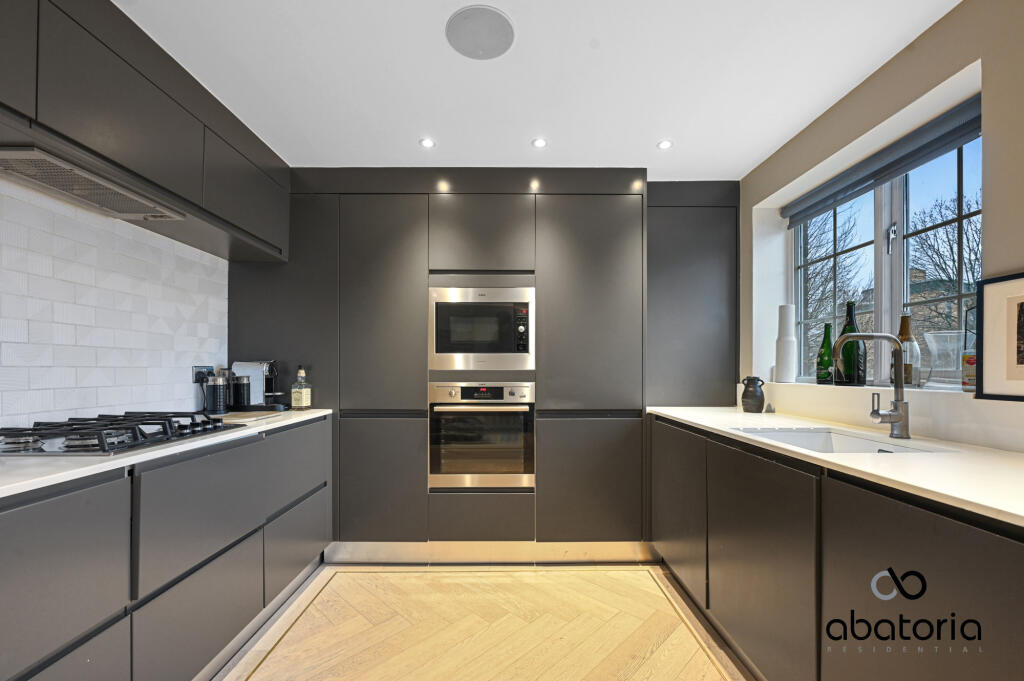 Kingsbridge Court, 1 Dockers Tanner Road, Docklands, London, E14 photo 4