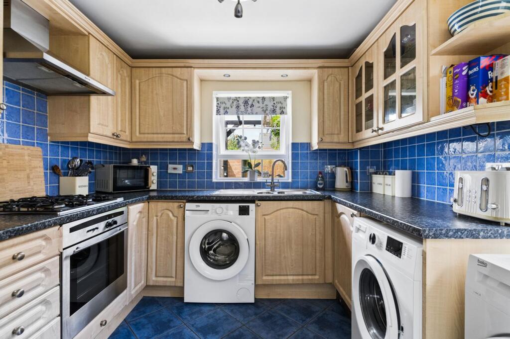 House in Langford, Central Bedfordshire - More