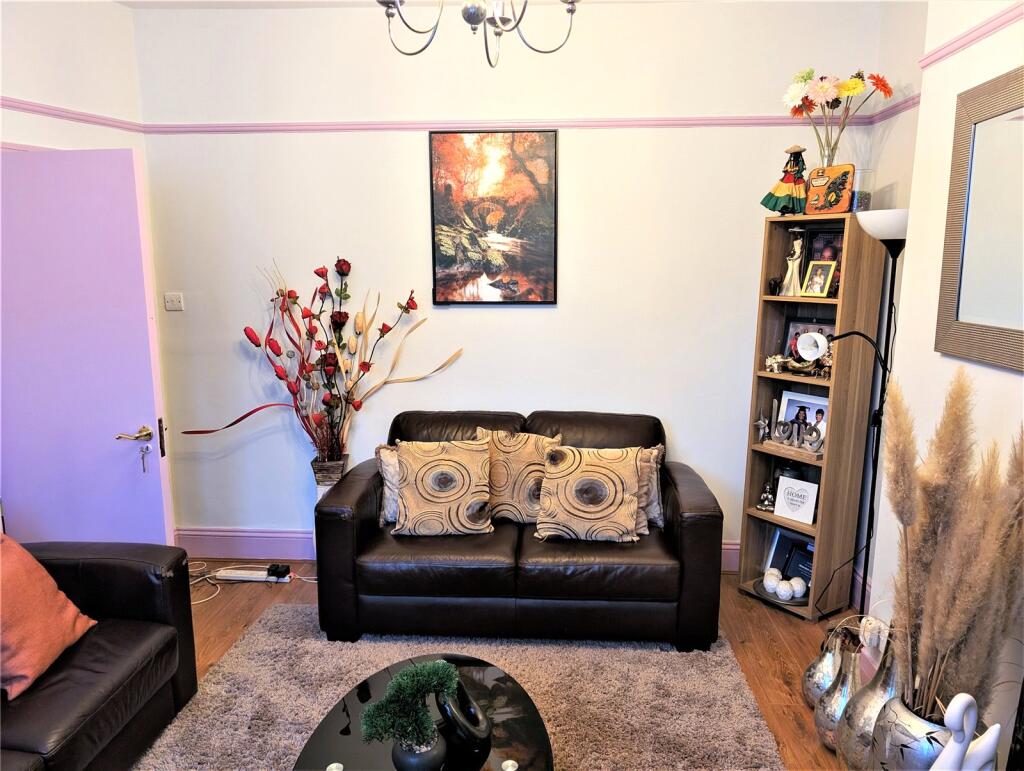 House in Croydon - View 2