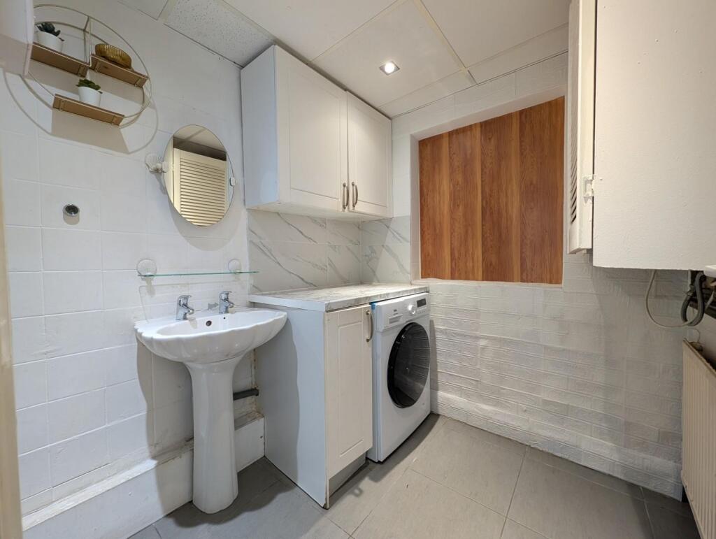 House in London - View 2