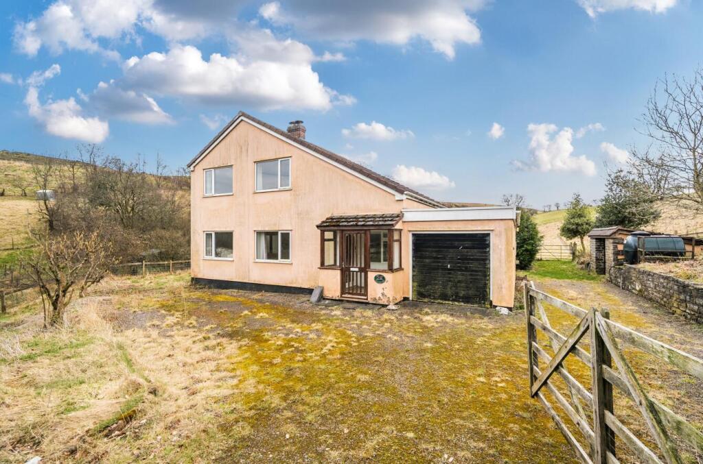 House in Llandrindod Wells - More