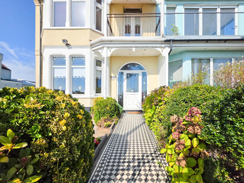 House in Southend-on-Sea - View 4