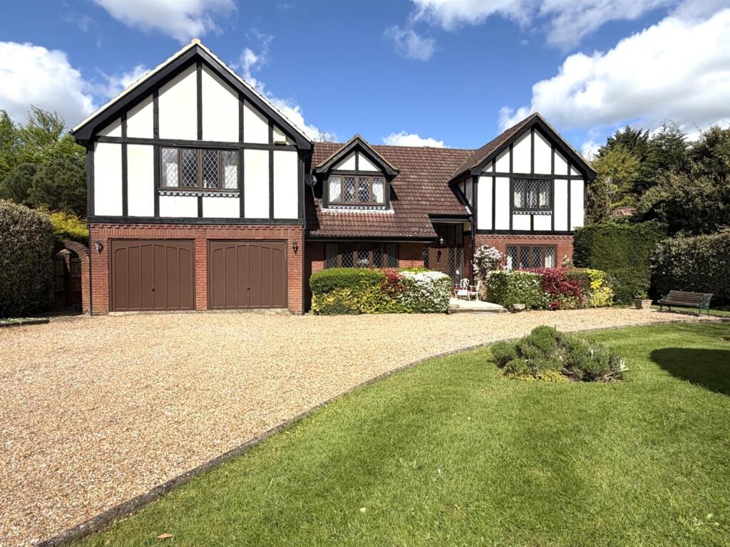 5-bed house on Hemlock Close, Kingswood, TADWORTH, £1,200,000