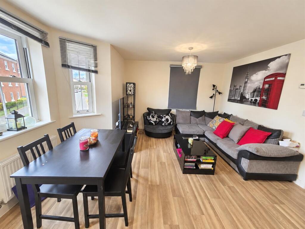 Apartment in Milton Keynes - View 4